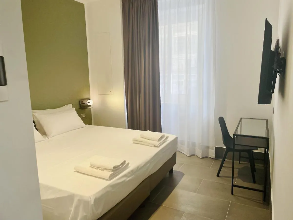 Smart Rooms Naples 0*,